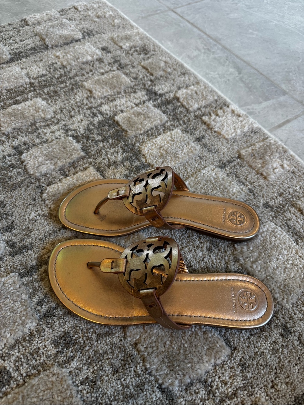 Tory Burch Metallic Rose Gold Logo Cutout Thong Sandals
